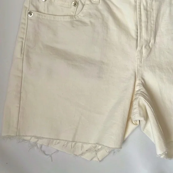 Gap Denim Women’s Shorts Cream 5” Shorts NWT - Picture 8 of 8